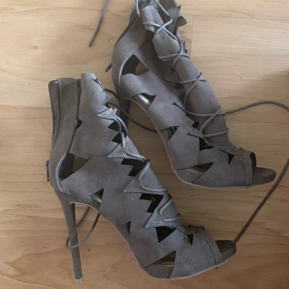 NEW! Never used! Very comfortable and cute heels!
